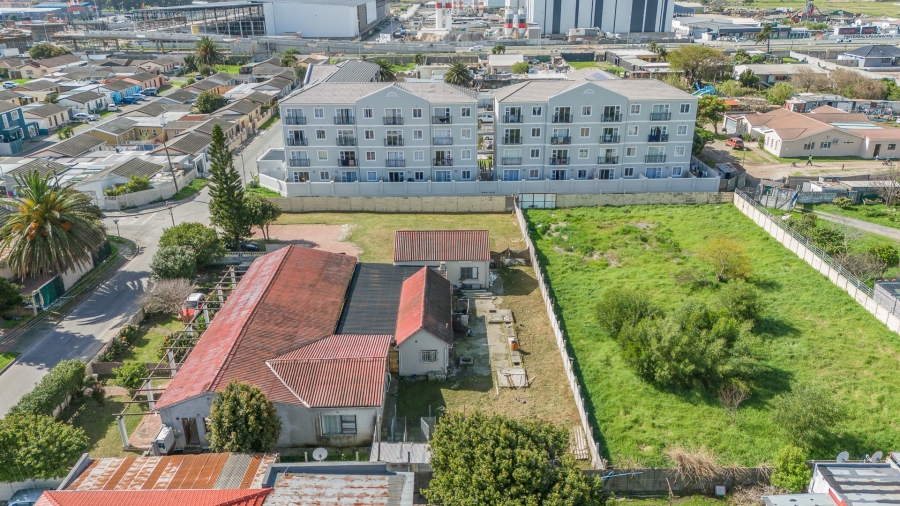7 Bedroom Property for Sale in Wetton Western Cape